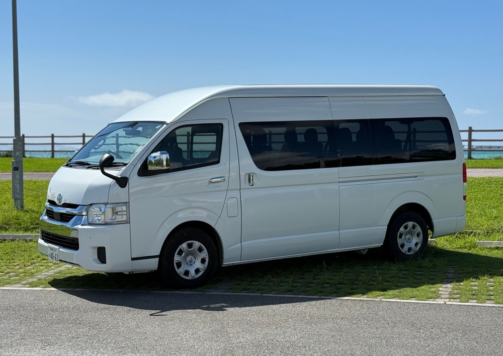 HIACE GRAND CABIN【完全個別対応！コロナ対策除菌徹底対応！だからどこよりも安心安全！なんと那覇空港無料送迎・那覇市内ホテルへの直接配車と乗捨てに対応！★さらに！免責ゼロ・NOC補償料込】